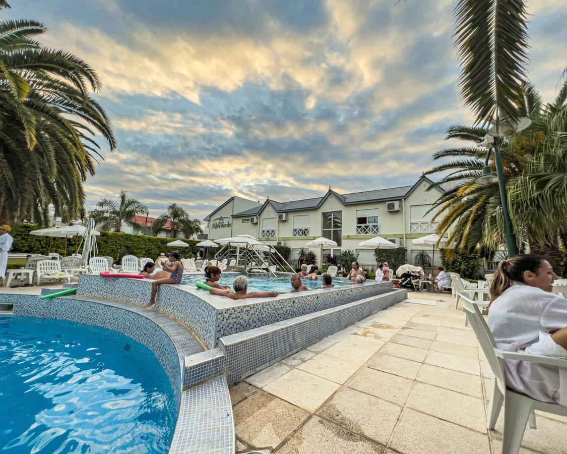 Alto Verde Suite & Apart Termas de Río Hondo エクステリア 写真
